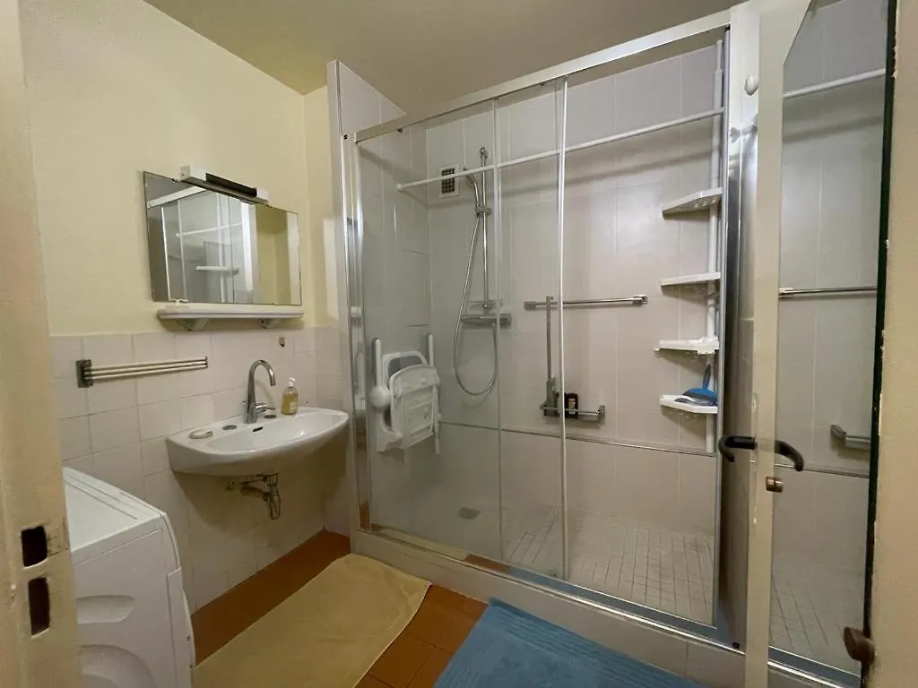Double Room In Beautiful Apartment Parigi Alloggio in famiglia