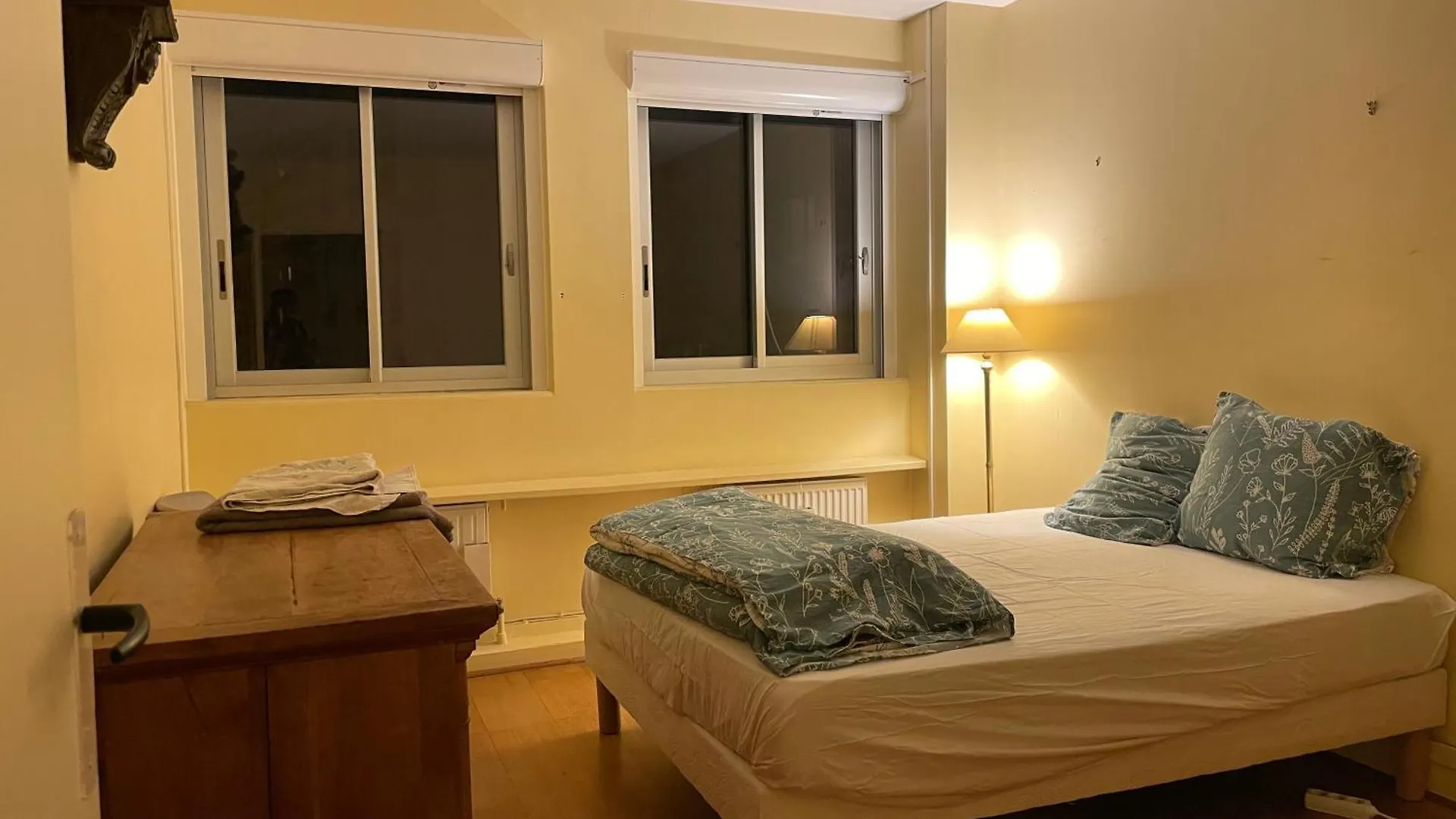 Double Room In Beautiful Apartment Parigi 0*,  Francia