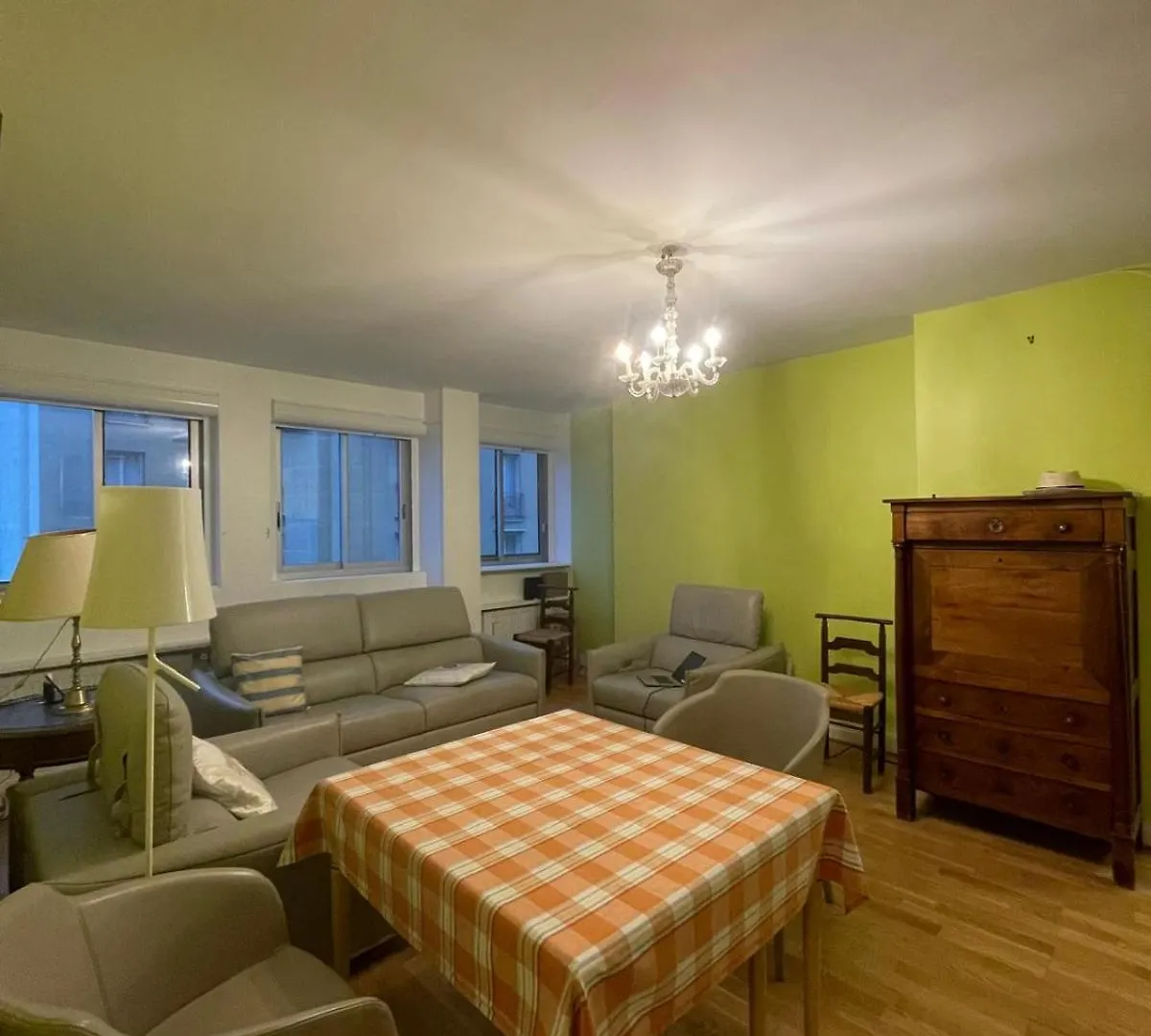 Double Room In Beautiful Apartment Parigi Alloggio in famiglia