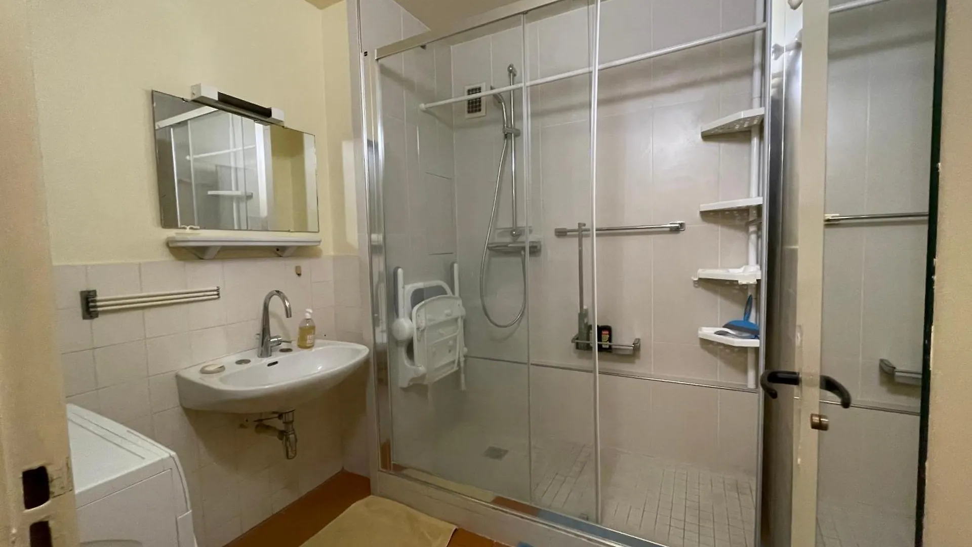 Double Room In Beautiful Apartment Paris 0*,