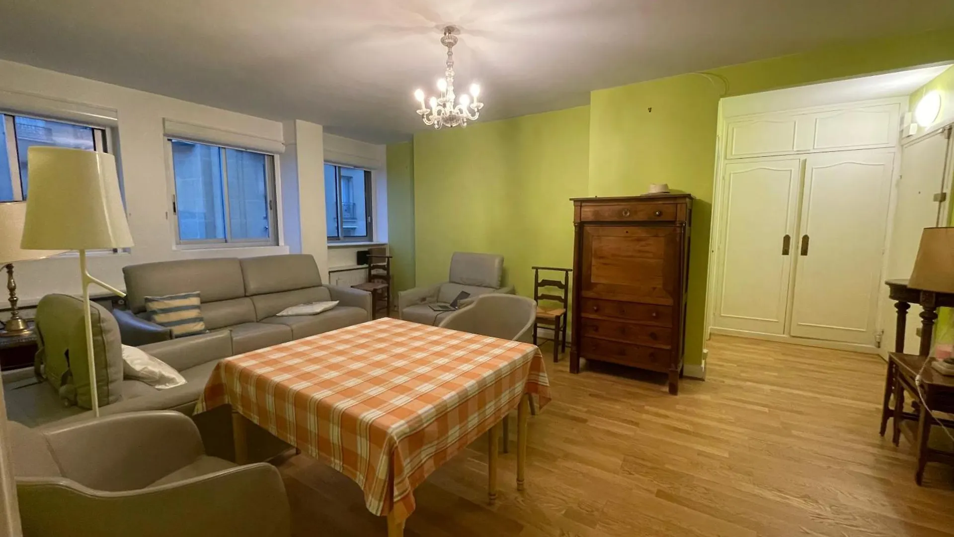 Double Room In Beautiful Apartment location