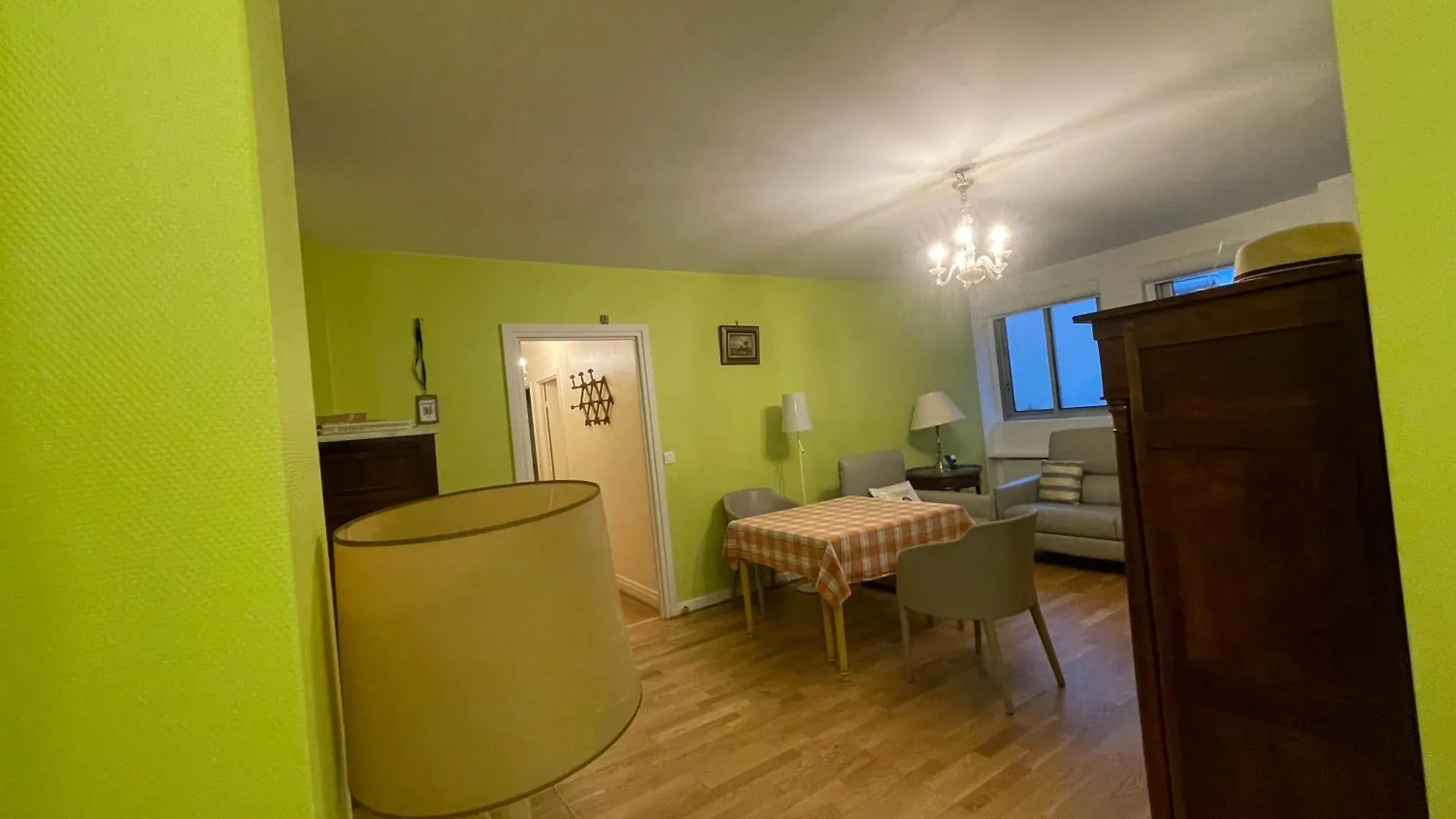 Double Room In Beautiful Apartment Paris